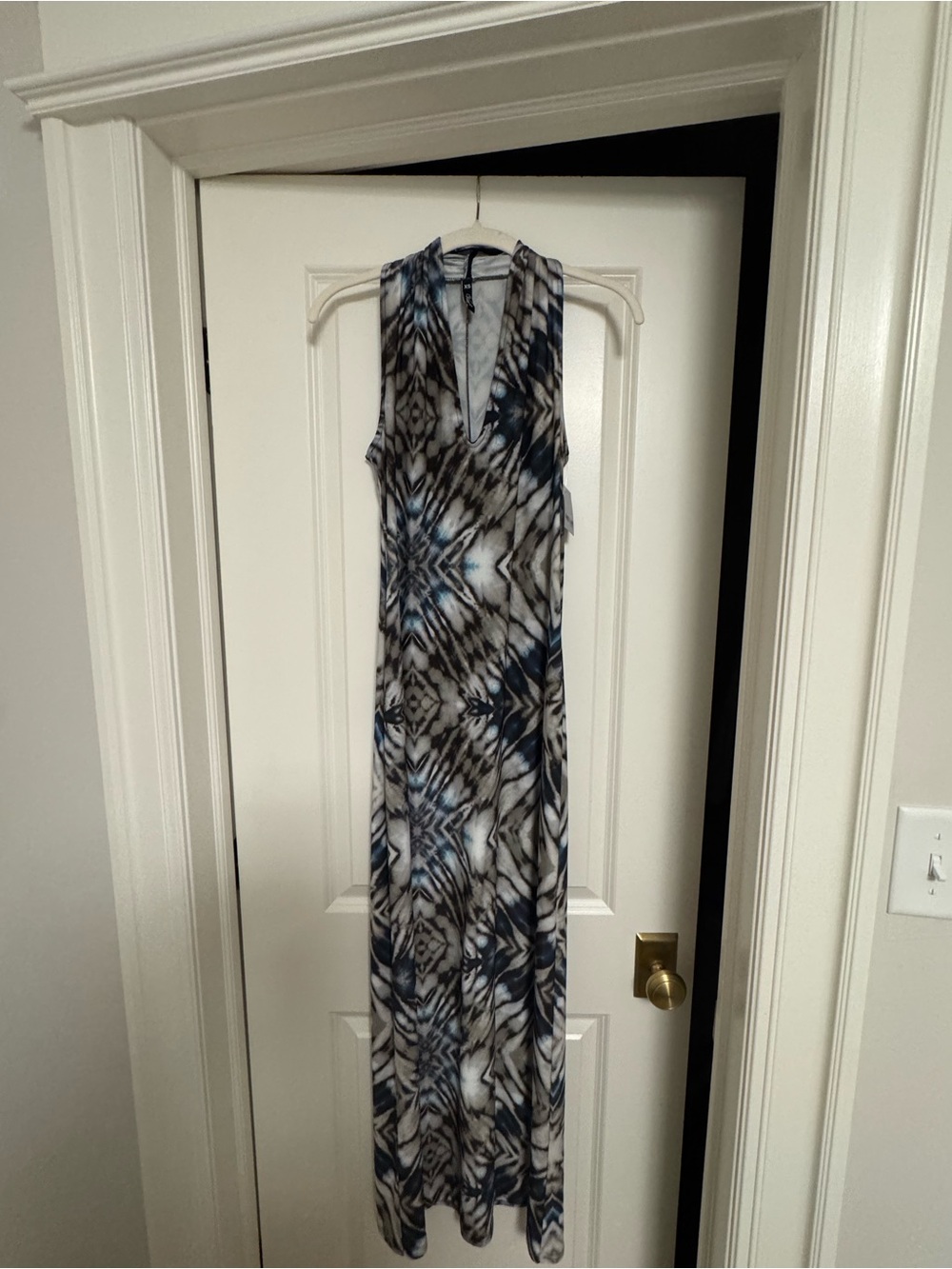 Sleeveless V-Neck Abstract Blue and Gray Maxi Dress
